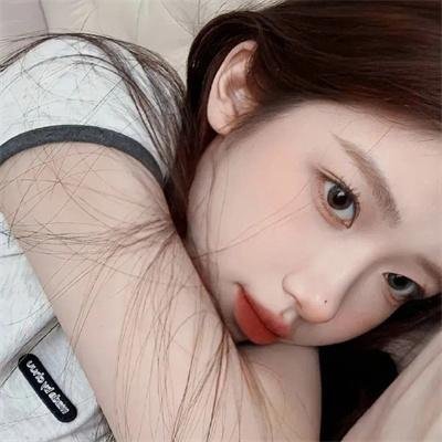 七位女俘虏 海报